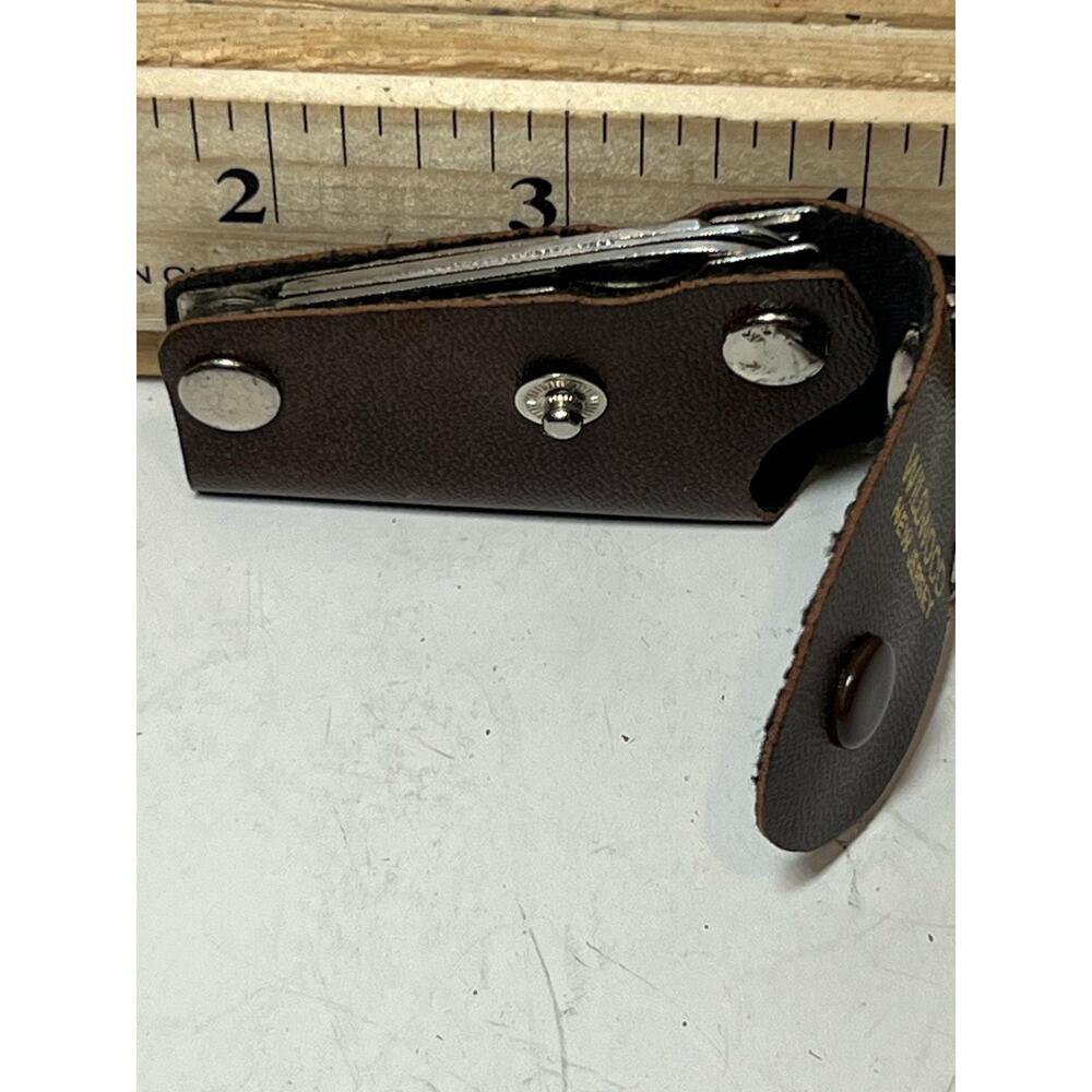 Vintage Wildwood NJ Leather Key Holder Souvenir Key Case with Metal Hooks - Picture 2 of 2